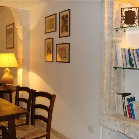 Antica Casetta Ostunese Vakantiehuis *